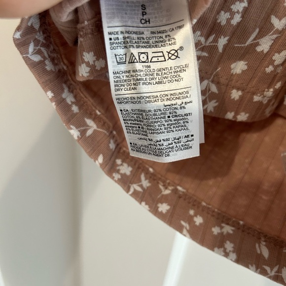 NWT floral cropped tank - Picture 3 of 5